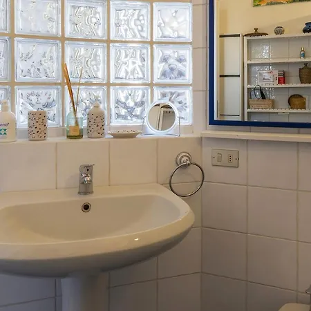 Navigli District Elegant Flat Free Wifi & Parking Mailand